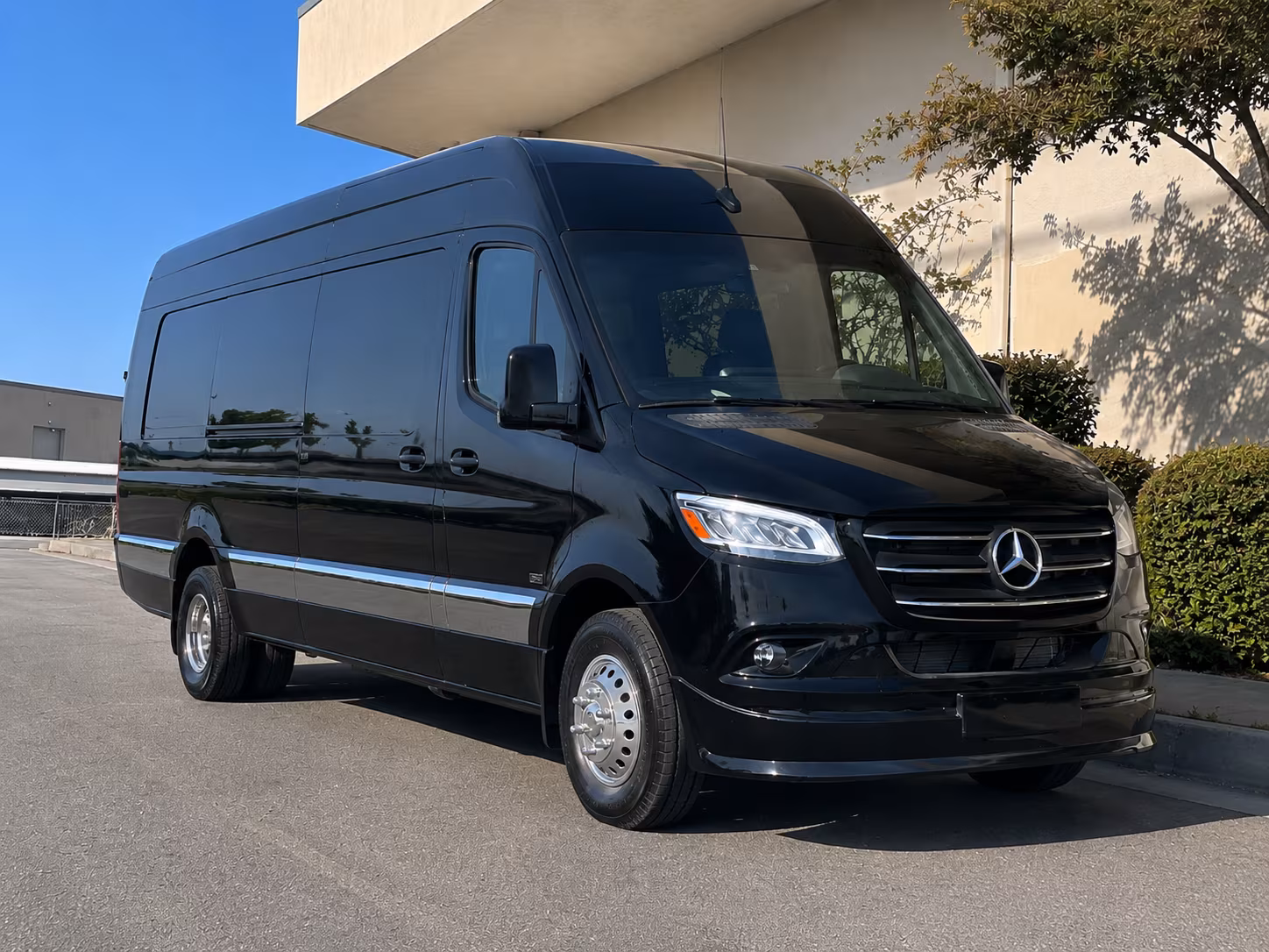 shuttle buses for waco wedding guests between hotels and your venue